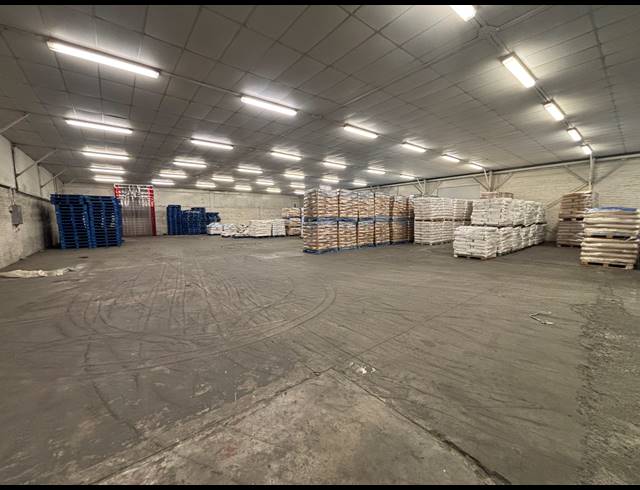 1,558M² WAREHOUSE TO LET IN EPPING INDUSTRIAL